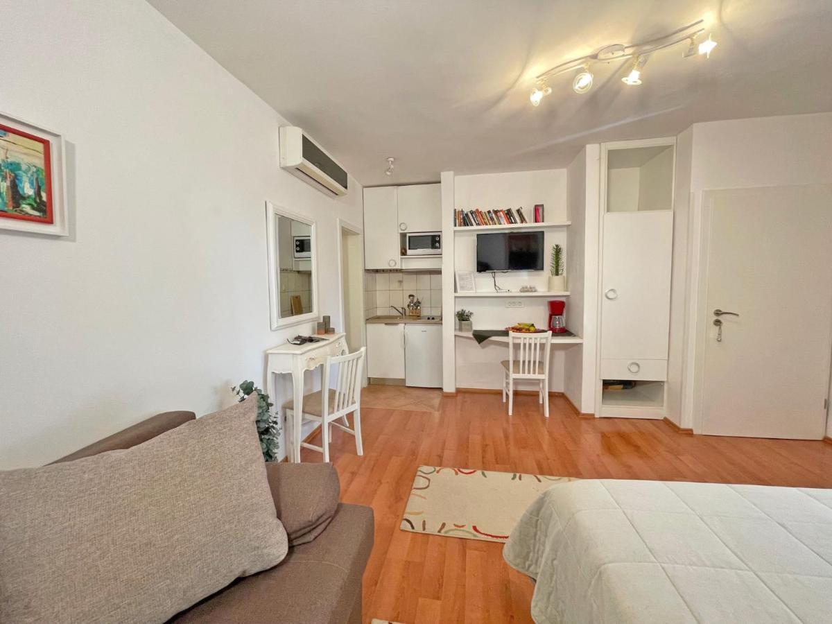 Studio Apartments Andrijana Mlini Exterior photo